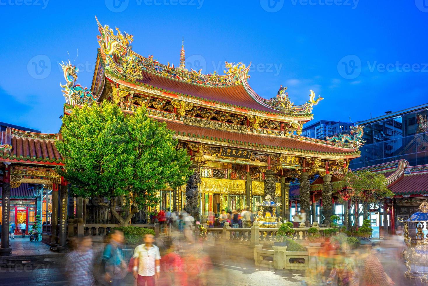 templo de lungshan de manka en taipei, taiwán foto