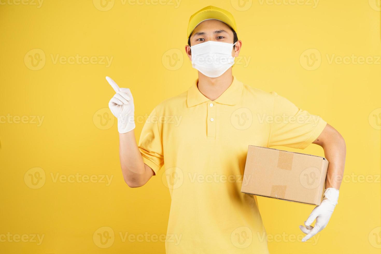 adult, asian, background, box, cardboard box, chinese, coronavirus, courier, covid-19, deliver, delivery, employees, filipinos, handsome, happiness, holding, indonesian, internet, isolated, japanese, job, korean, malaysian, male, man, mask, men, mobile, o photo