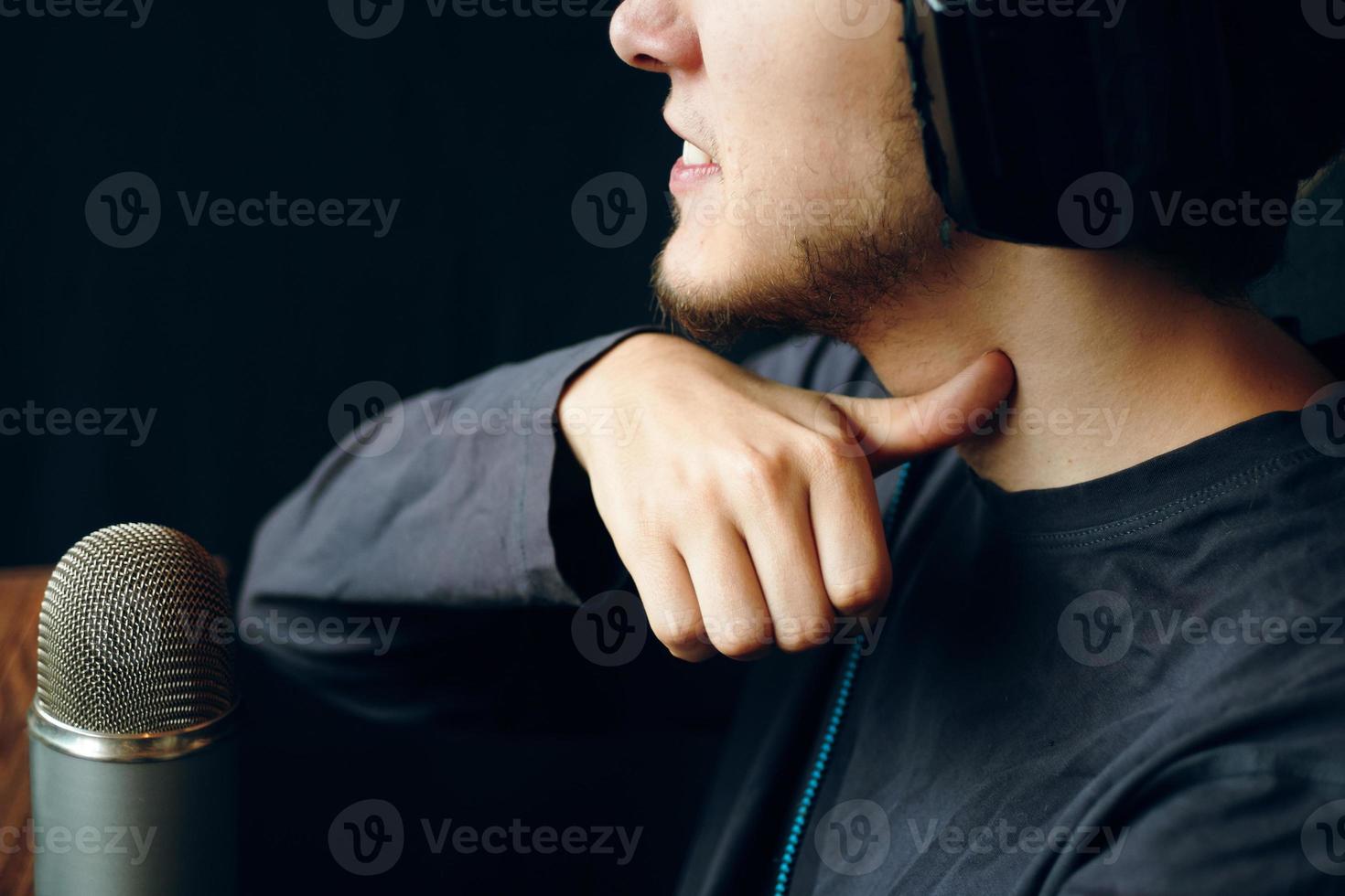 Streamer show gestures. 2879362 Stock Photo at Vecteezy