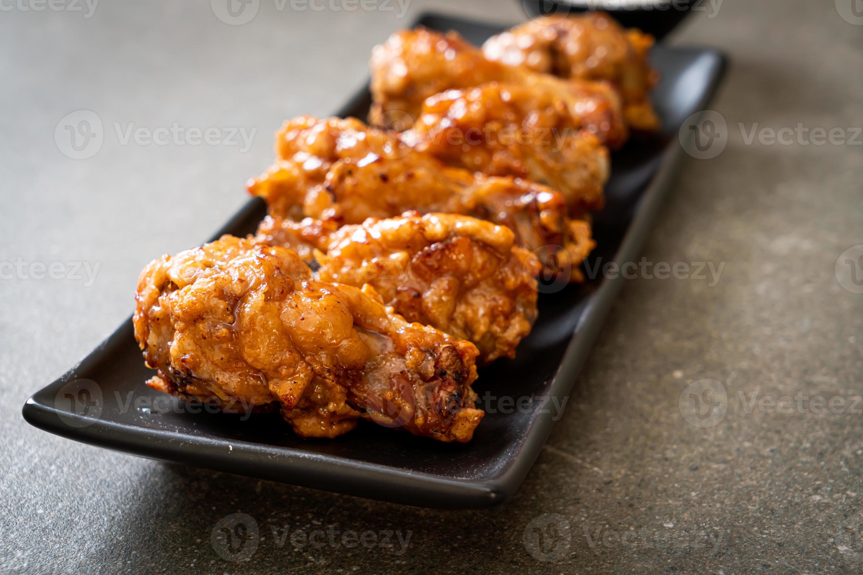 Fried chicken with sauce in Korean style 2881021 Stock Photo at Vecteezy