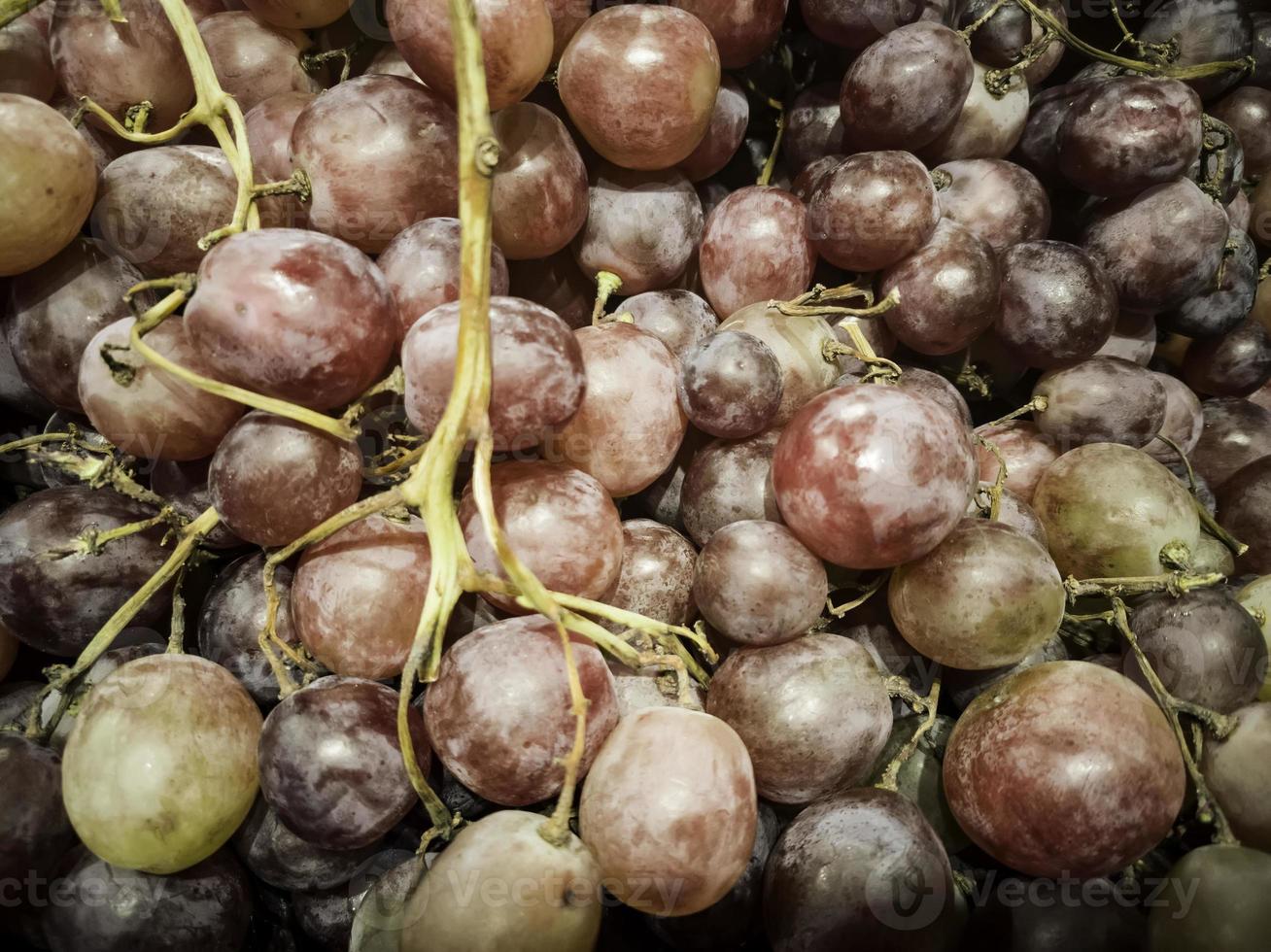 uvas en el mercado foto