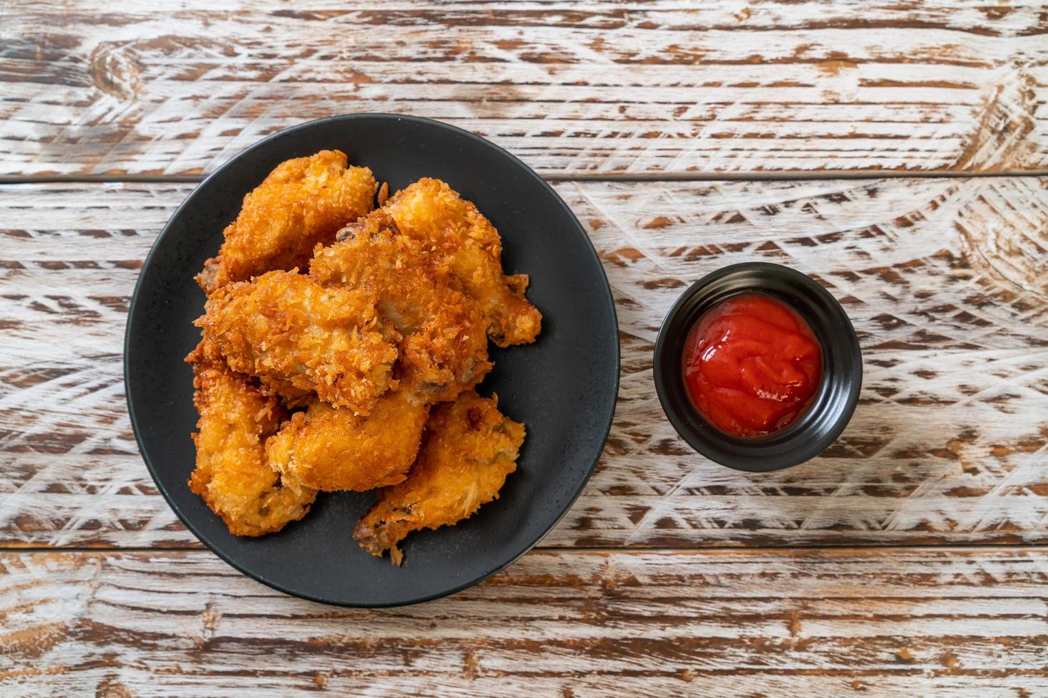Fried chicken wings with ketchup unhealthy food 2889002 Stock Photo at Vecteezy