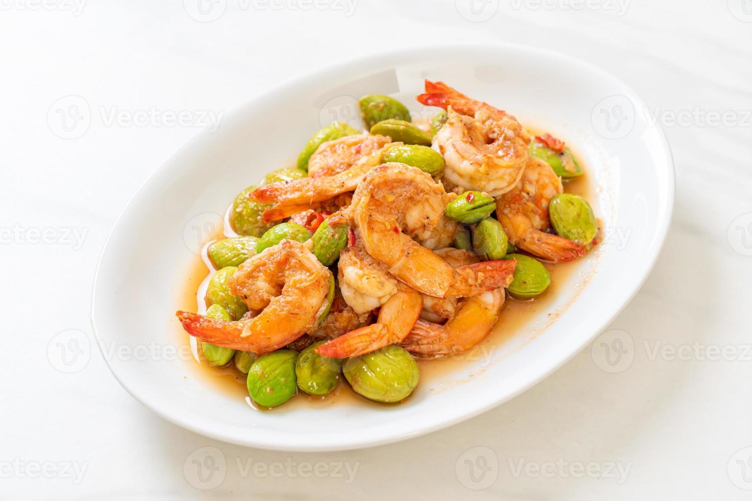 Stir-Fried Twisted Cluster Bean with Shrimp photo