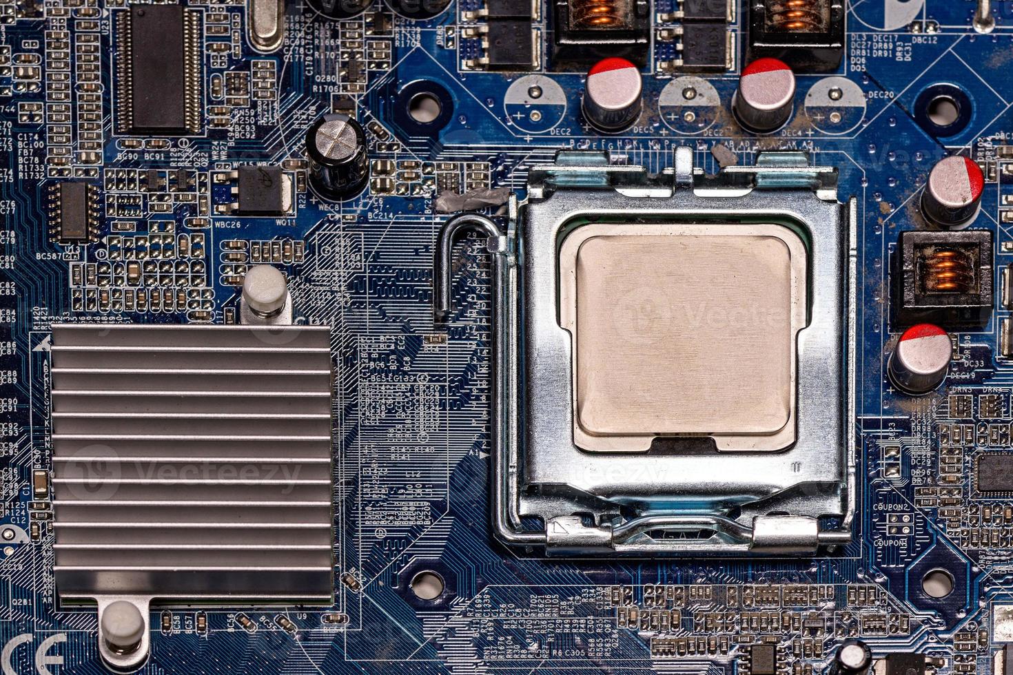 CPU de primer plano en la placa base de la computadora foto