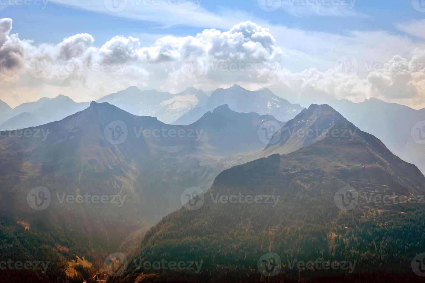 hermoso paisaje de los alpes austríacos, europa. foto