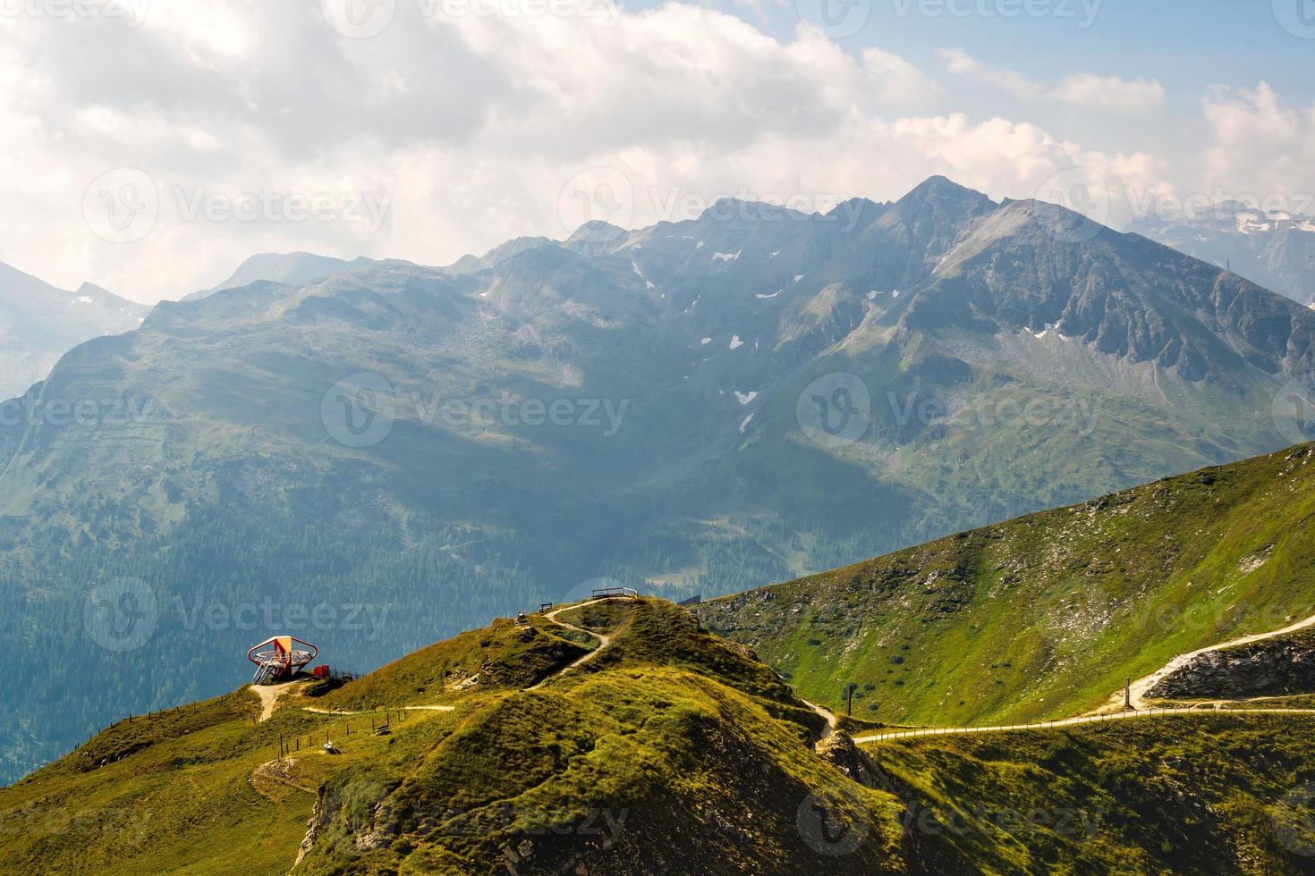 hermoso paisaje de los alpes austríacos, europa. foto