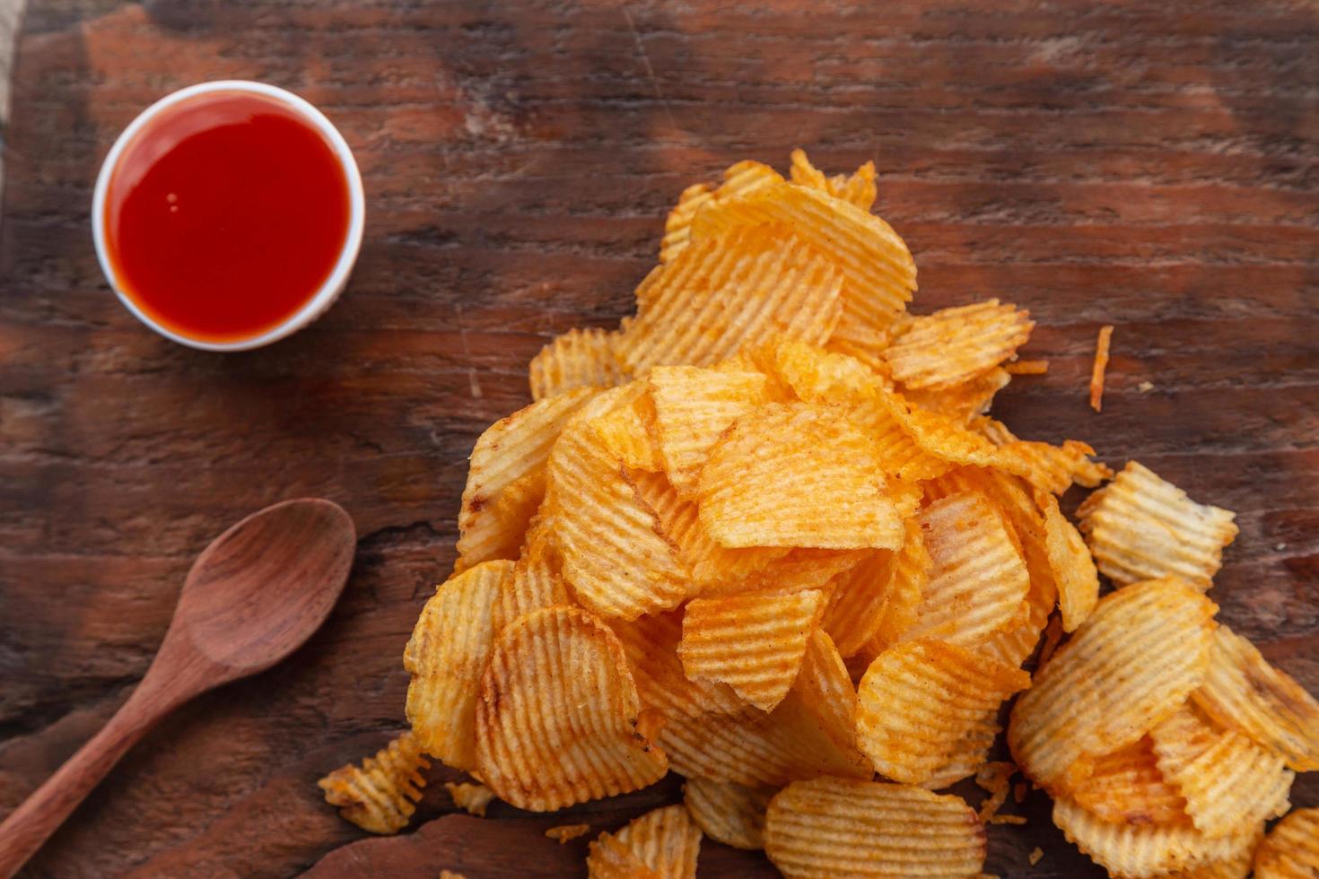 Homemade smoked paprika potato chips recipe photo