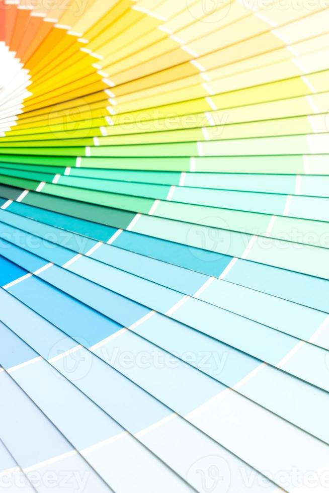 muestra catálogo de colores pantone o libro de muestras de color foto