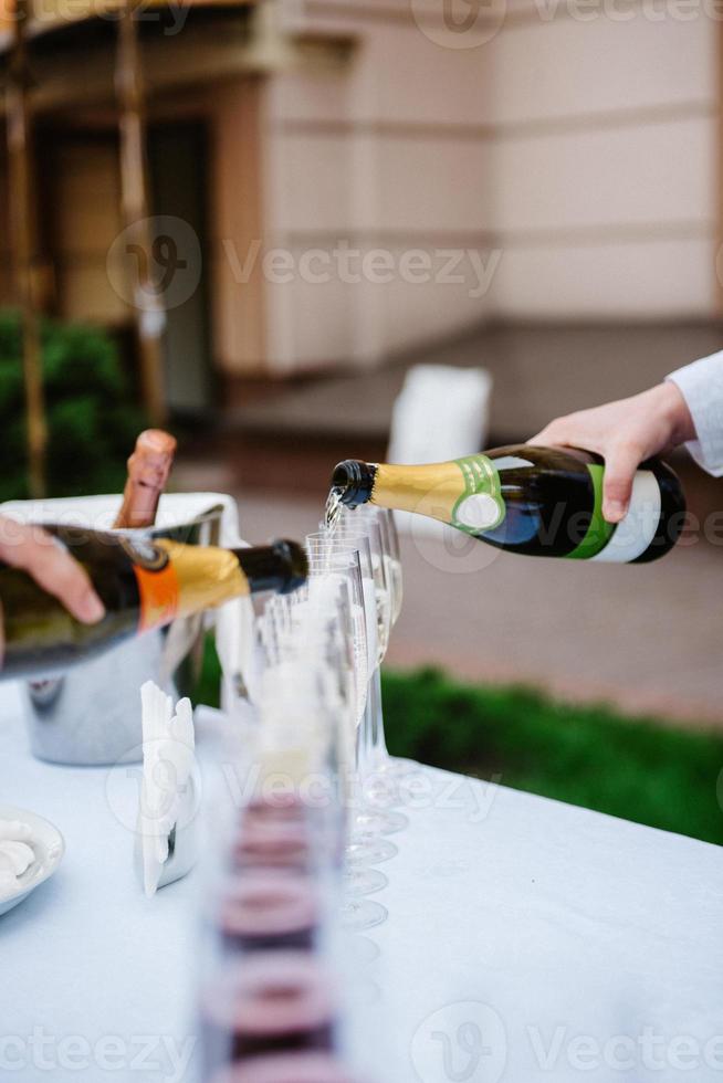 copas de boda para vino y champán foto