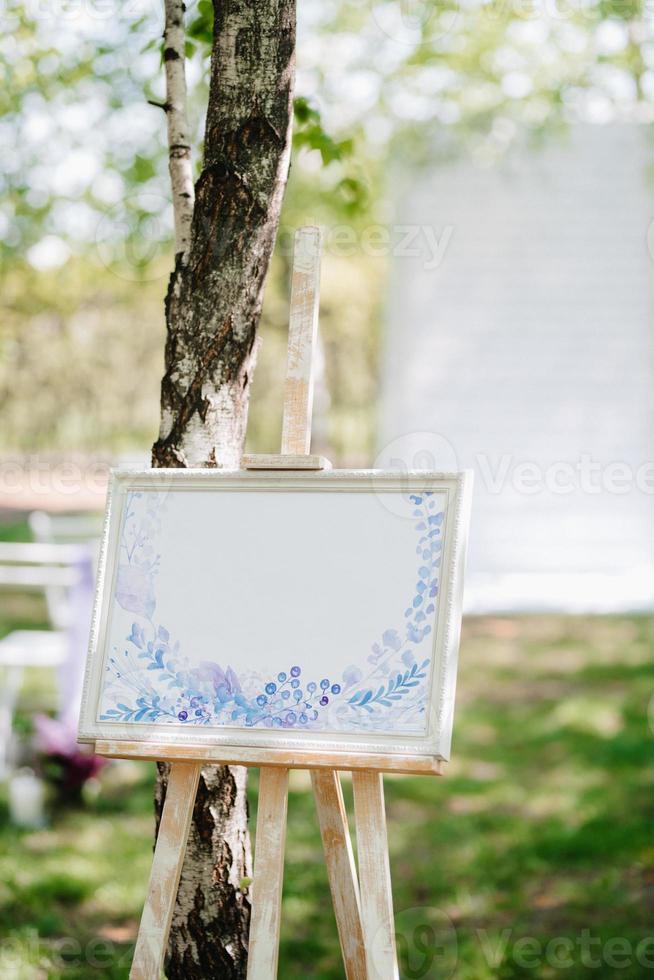 elegantes decoraciones de boda hechas de flores naturales foto