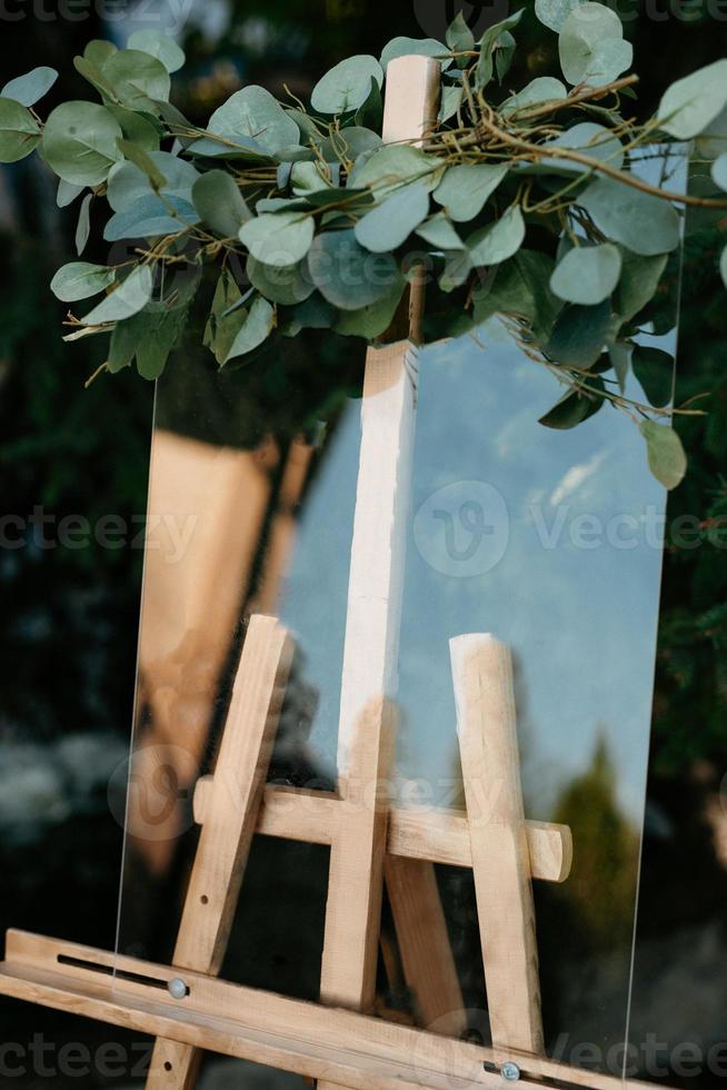 elegantes decoraciones de boda hechas de flores naturales foto