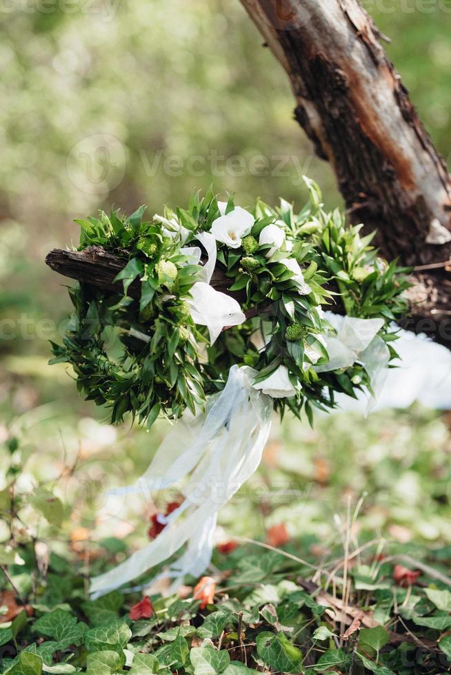 elegantes decoraciones de boda hechas de flores naturales foto