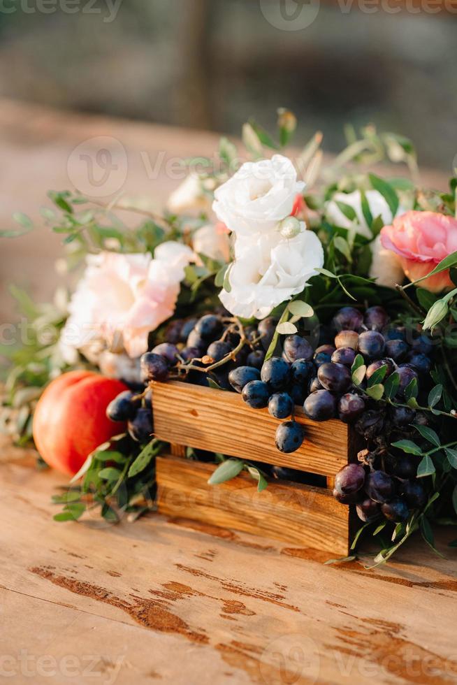 elegant wedding decorations made of natural flowers photo