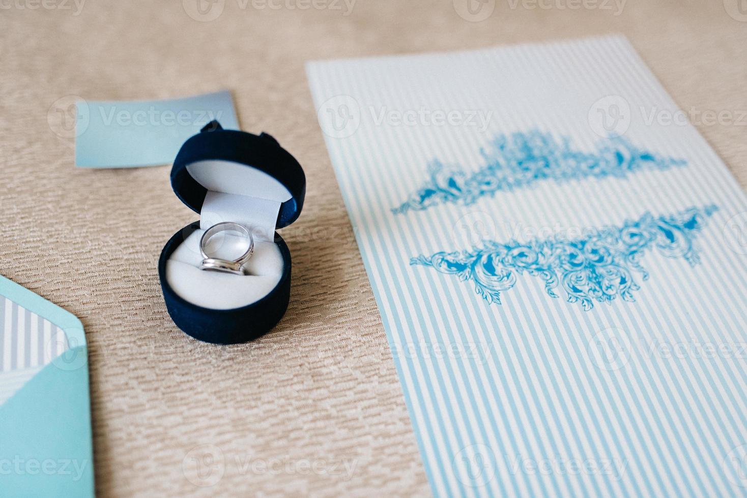 wedding rings with a wedding decor photo