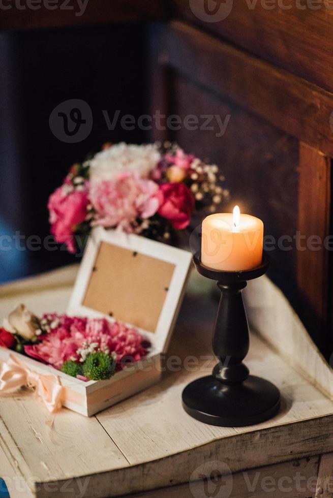 pastel de bodas en la boda de los recién casados foto