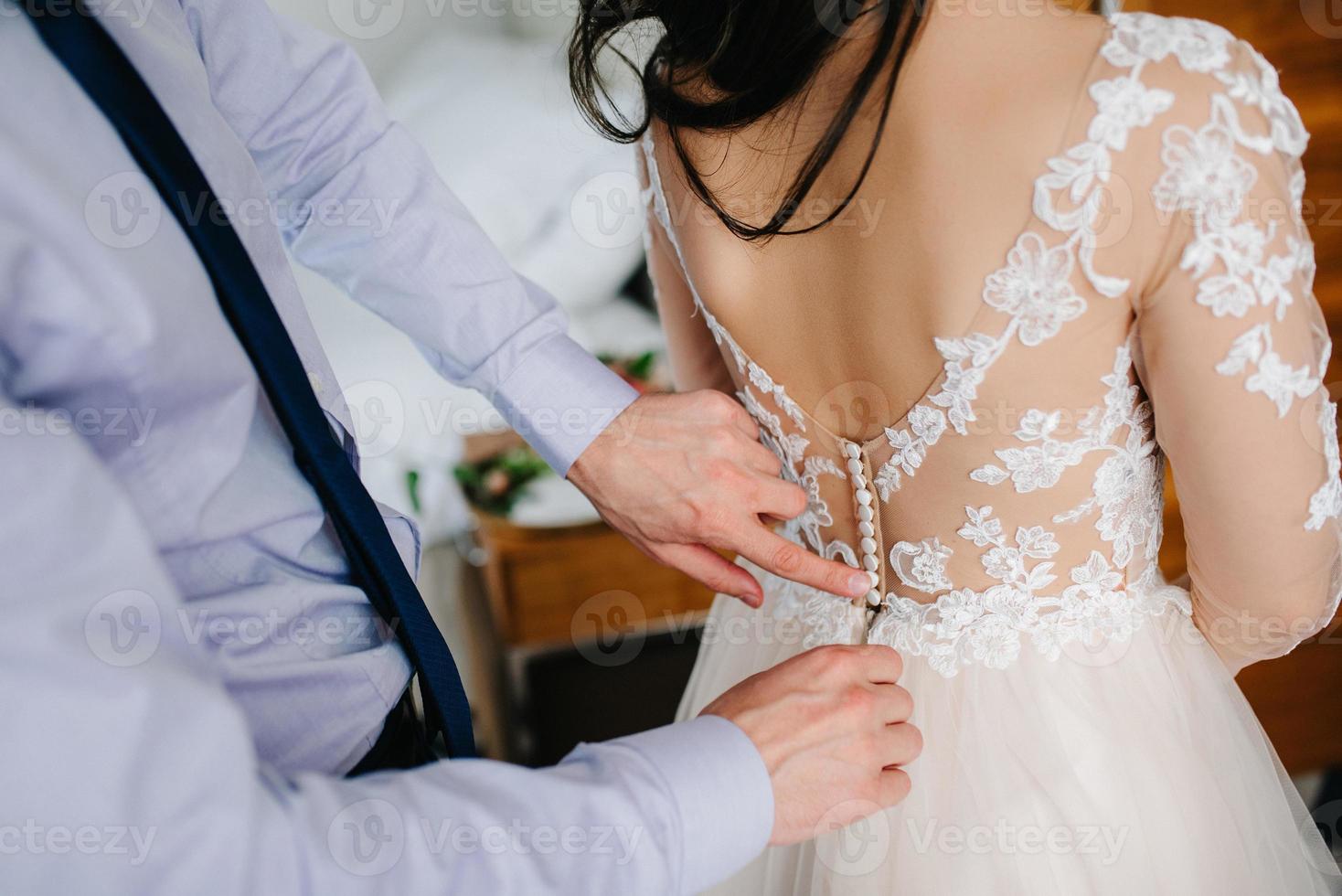 vestido de novia perfecto el día de la boda foto