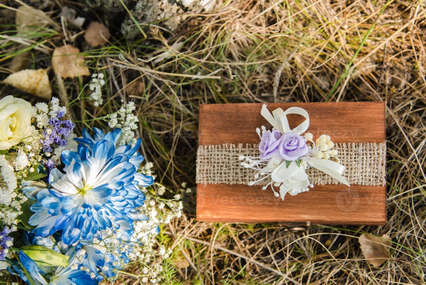 anillos de boda de oro foto