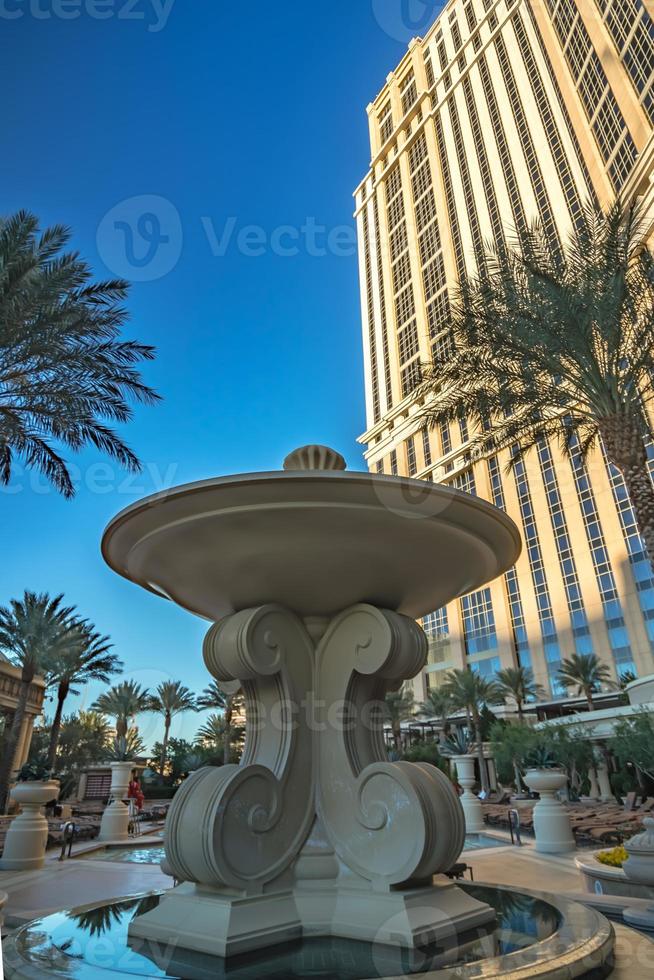 exterior del hotel palazzo, que está vinculado al hotel veneciano en el bulevar de las vegas. foto