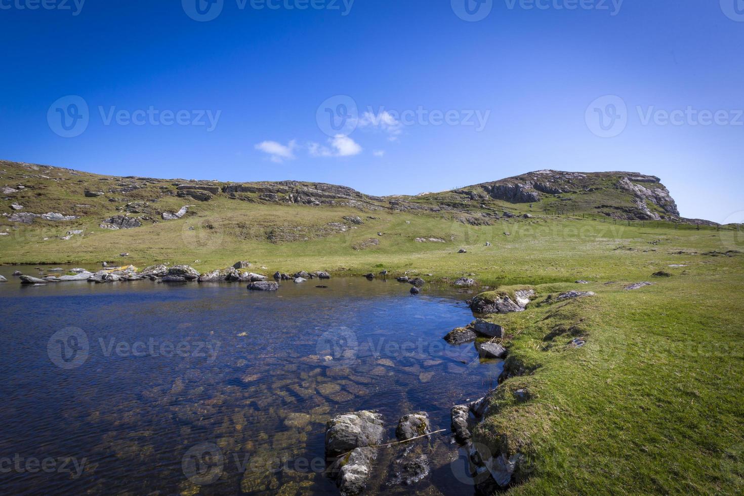 Relajarse en el antiguo castillo de tres cabezas en la península de Mizen en Irlanda foto