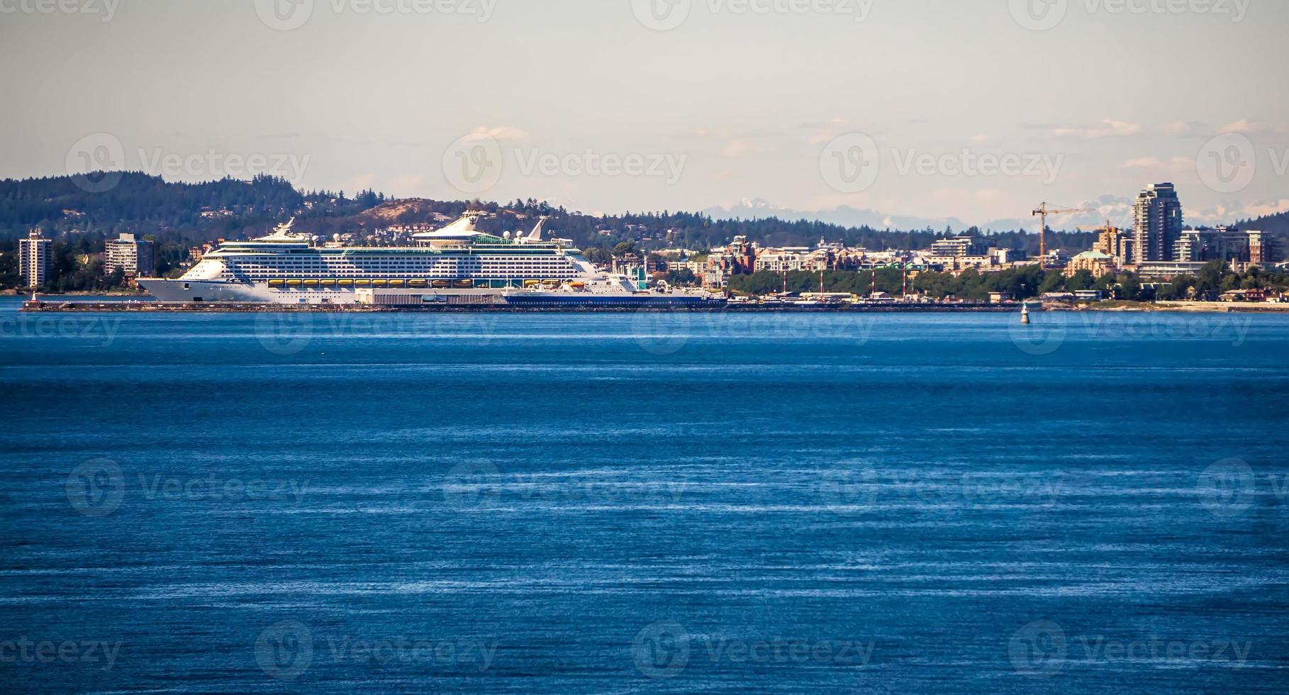 Vistas desde la terminal de cruceros de Ogden Point en Victoria, BC, Canadá foto