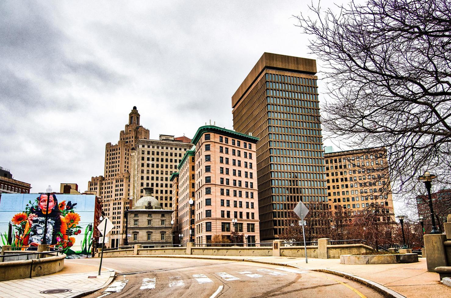 Providence, Rhode Island, 2021 -horizonte en un día nublado foto