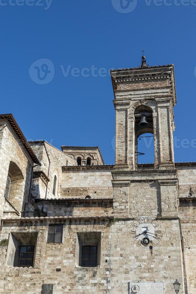 edificios en narni, italia, 2020 foto