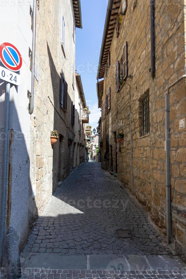 edificios en el centro de orvieto, italia, 2020 foto