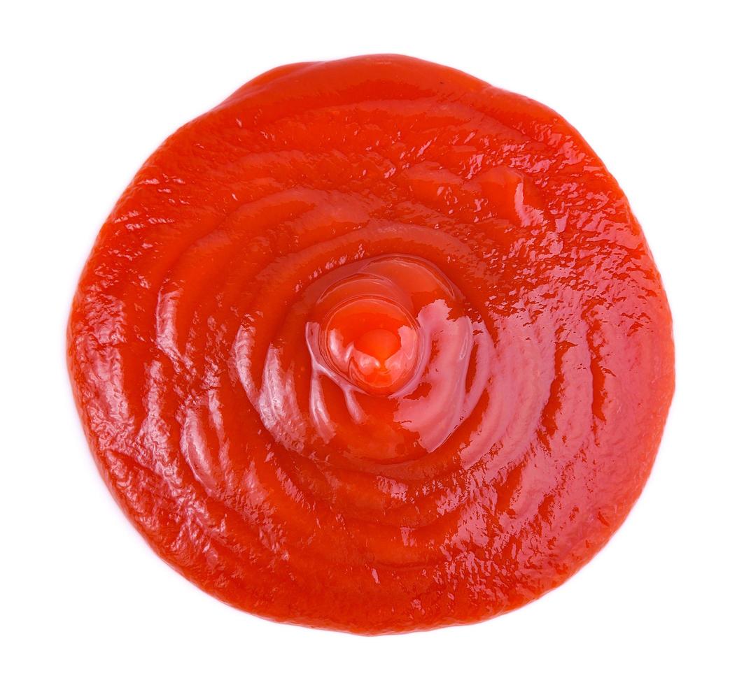 salsa de tomate sobre fondo blanco foto