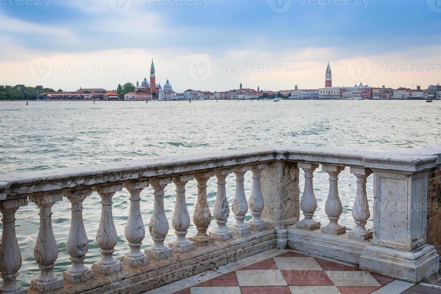 Venecia desde el paseo marítimo foto