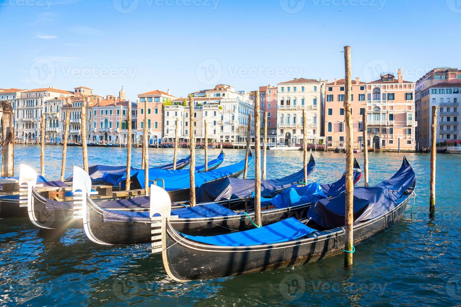 Venecia, detalle de góndolas foto