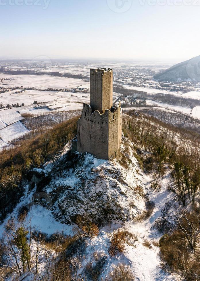 El castillo de Ortenburg en los Vosgos, Francia foto