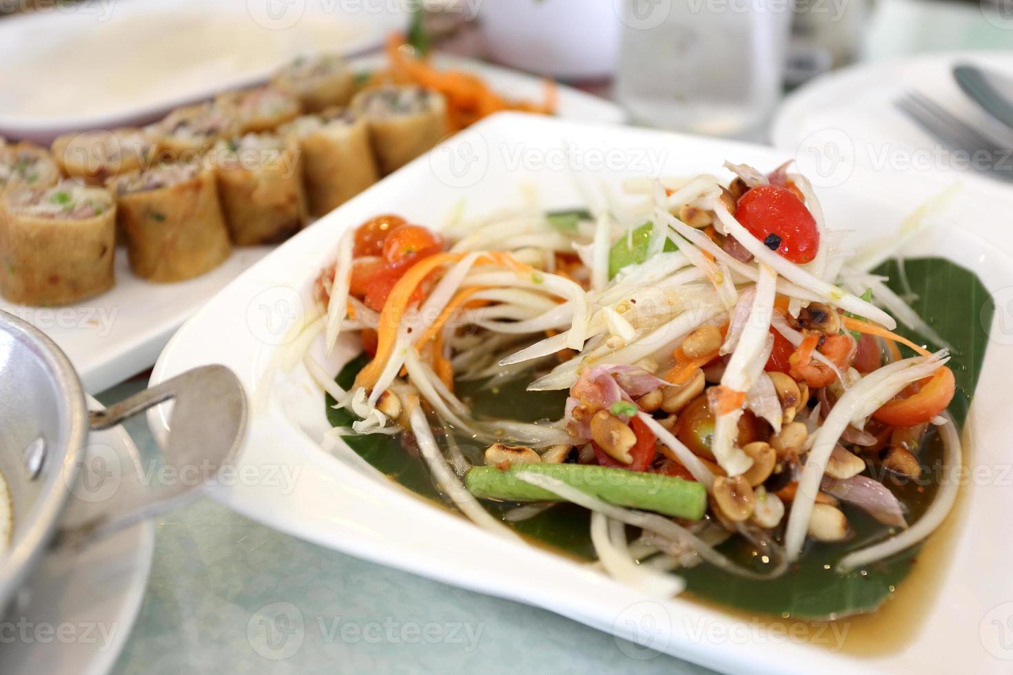 deliciosa comida vietnamita foto