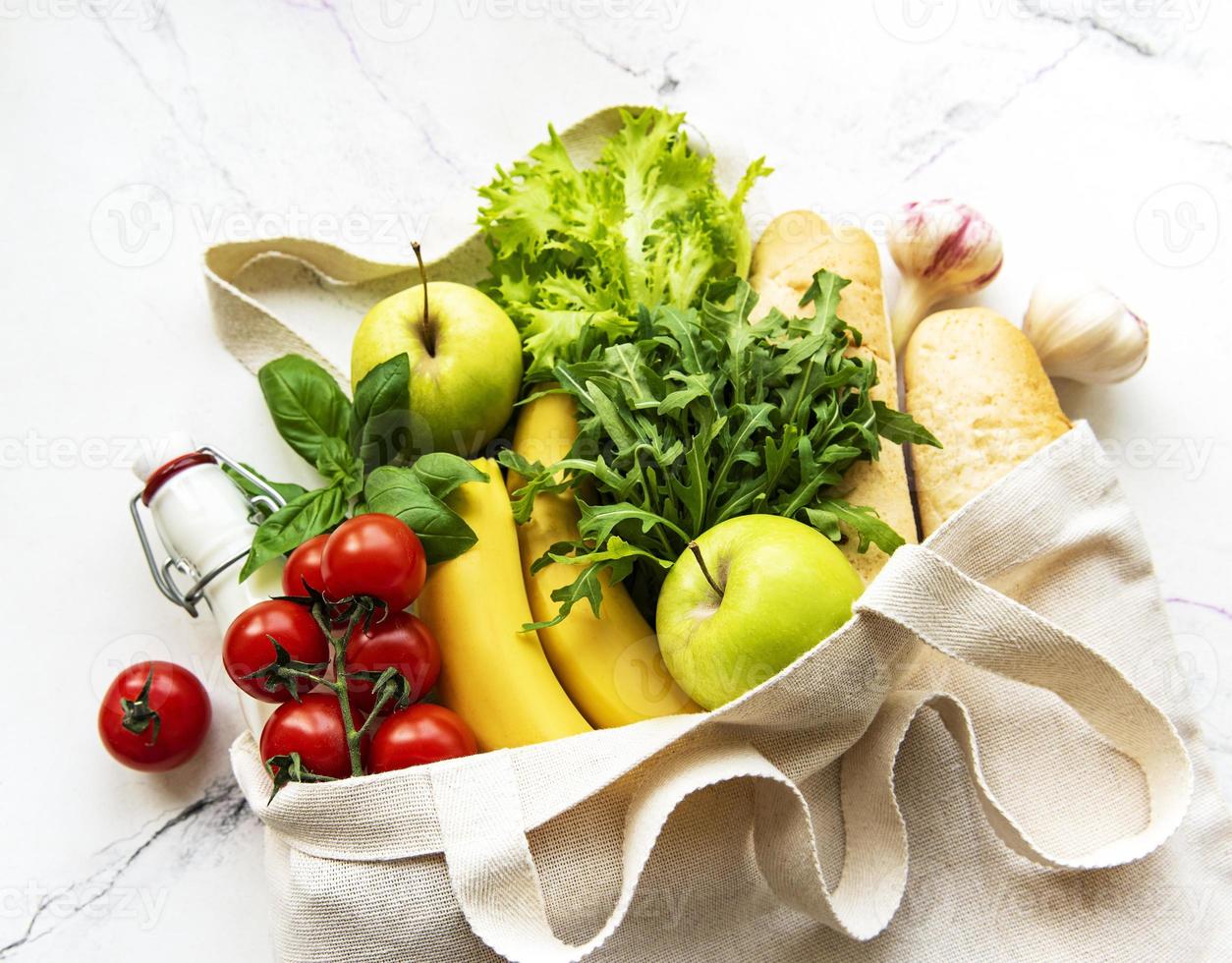 compra de alimentos sin desperdicio. foto