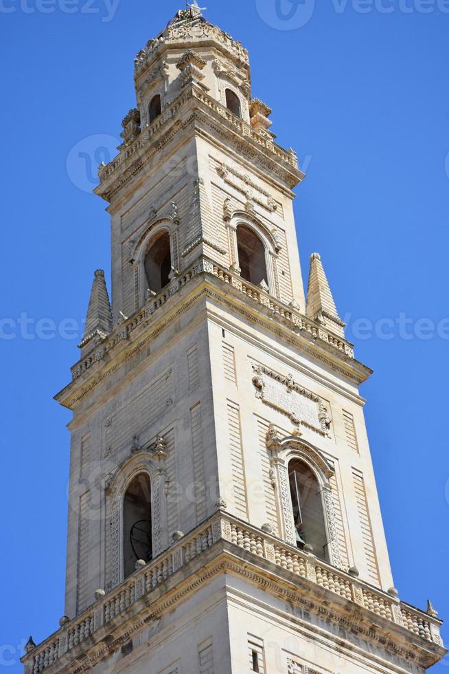 italia, lecce, ciudad con arquitectura barroca e iglesias y restos arqueológicos. foto