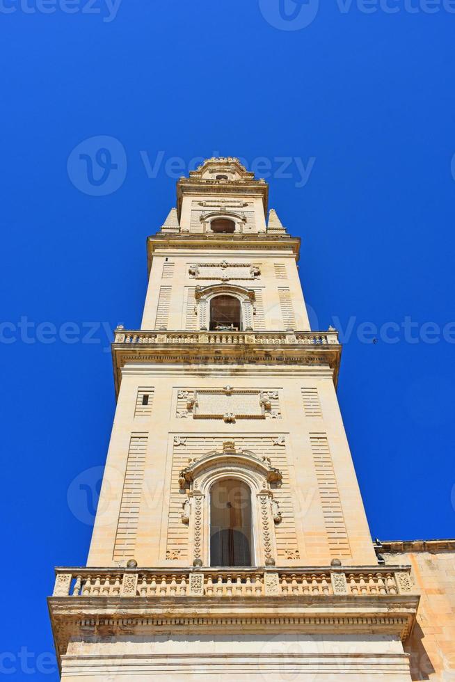 italia, lecce, ciudad con arquitectura barroca e iglesias y restos arqueológicos. foto