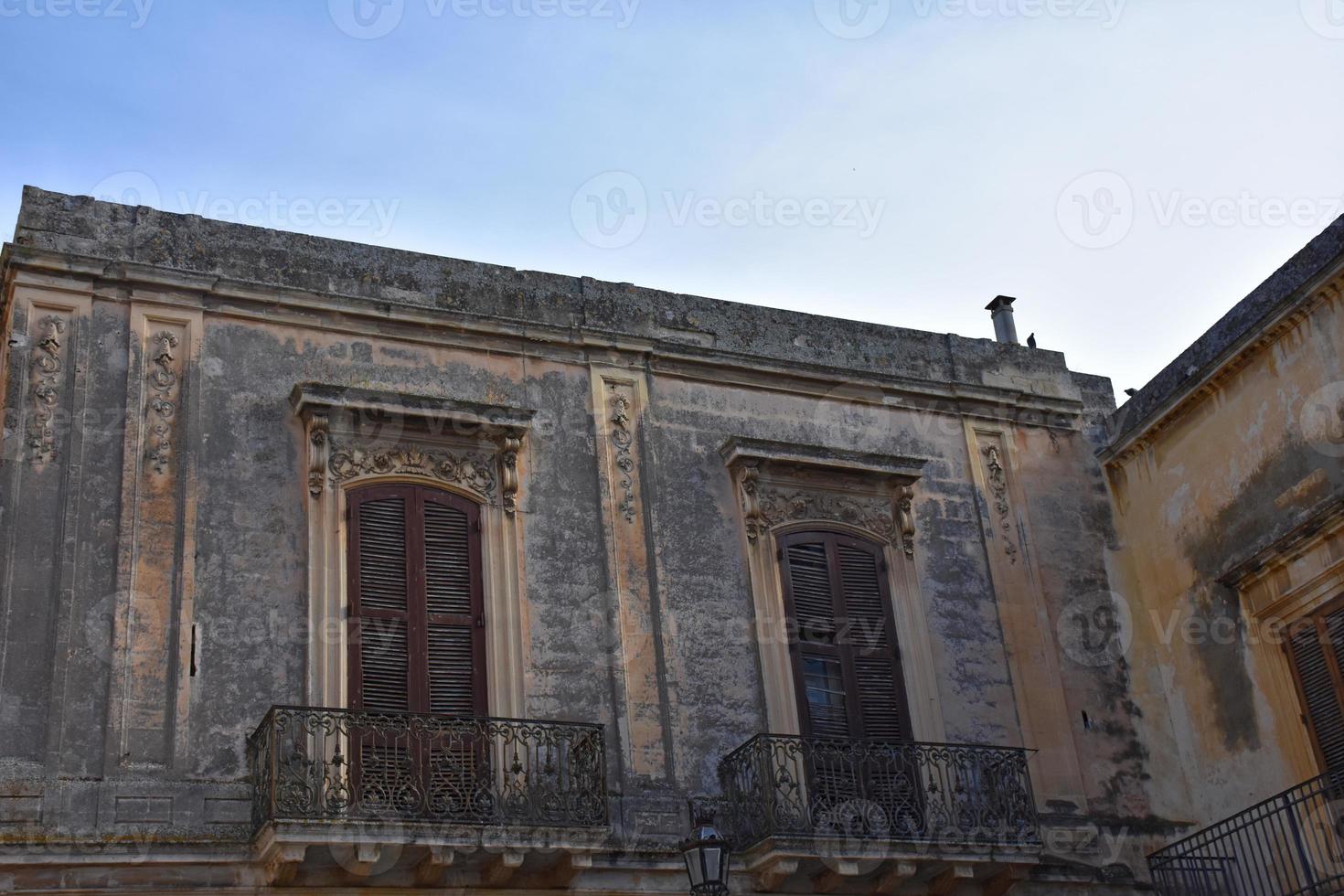 italia, lecce, ciudad con arquitectura barroca e iglesias y restos arqueológicos. foto