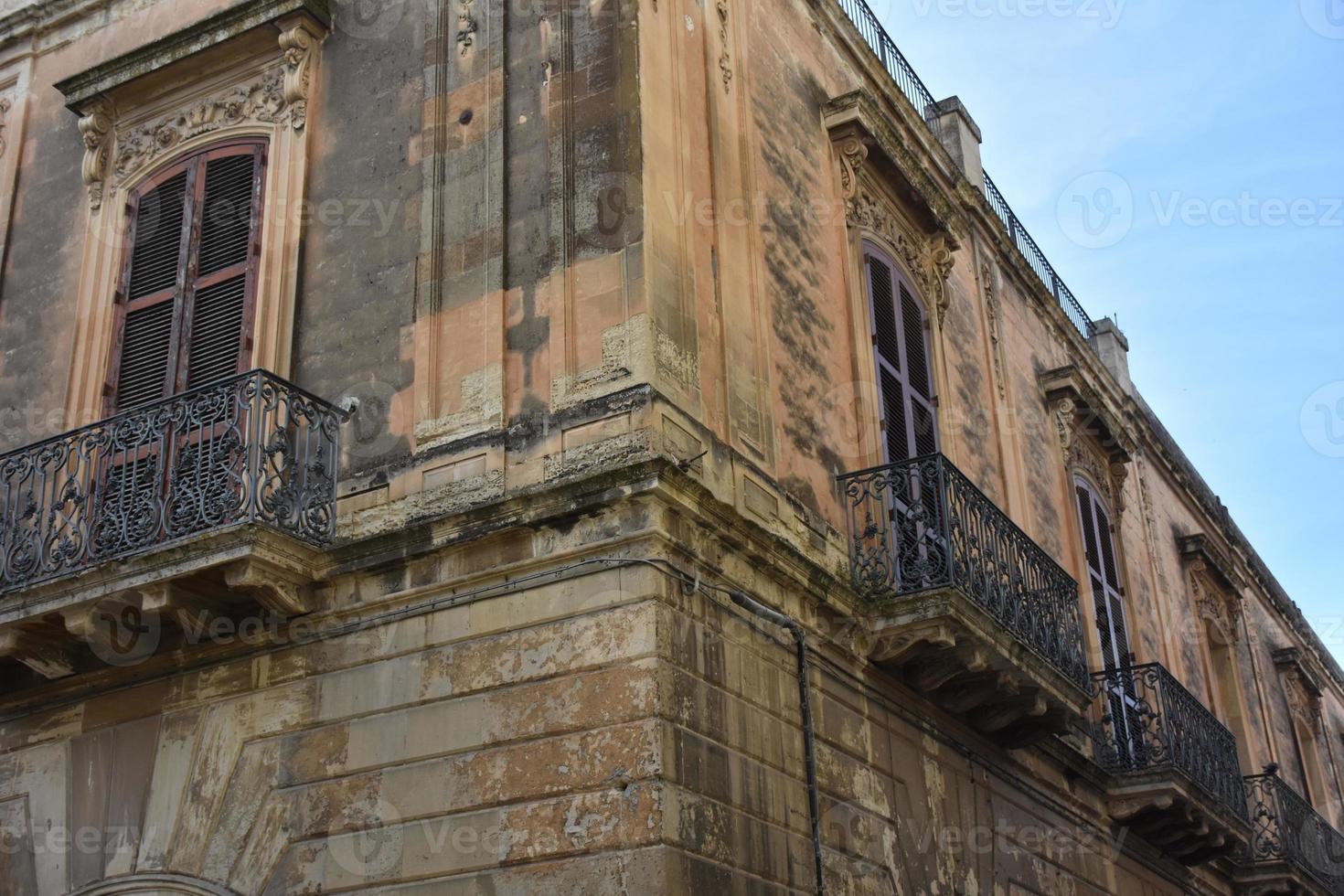 italia, lecce, ciudad con arquitectura barroca e iglesias y restos arqueológicos. foto