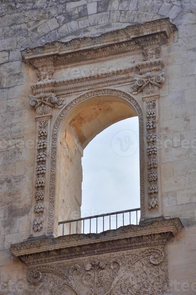 italia, lecce, ciudad con arquitectura barroca e iglesias y restos arqueológicos. foto