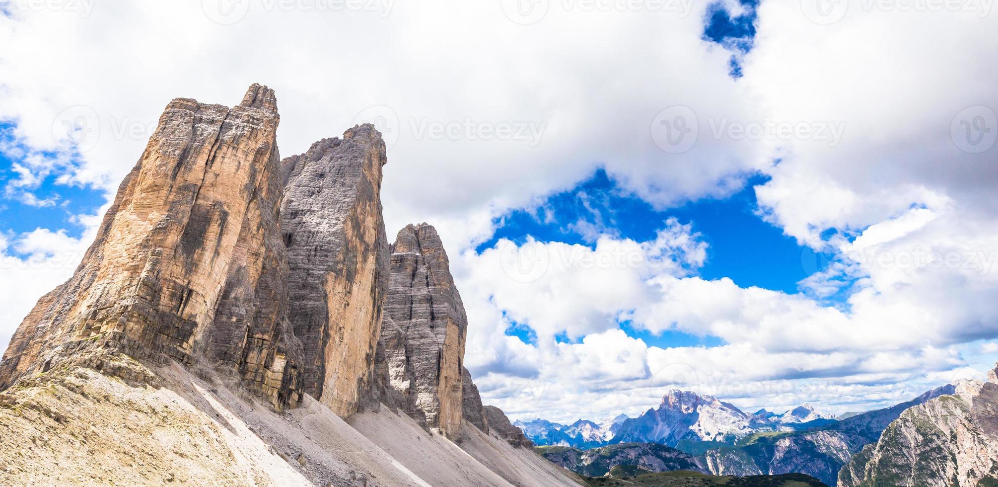 hito de los dolomitas - tre cime di lavaredo foto