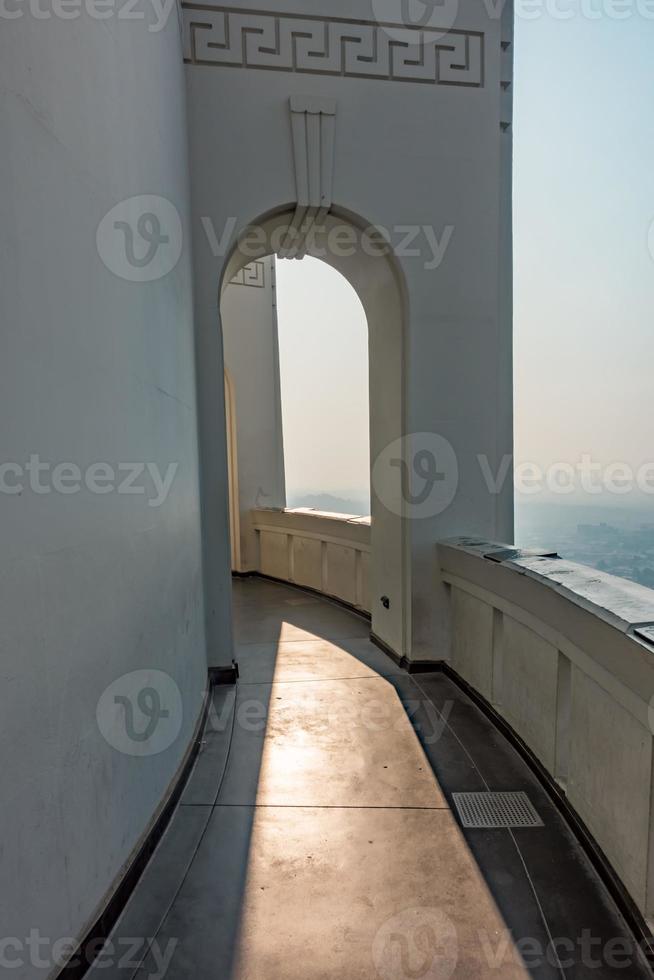 Famoso observatorio Griffith en Los Ángeles, California foto