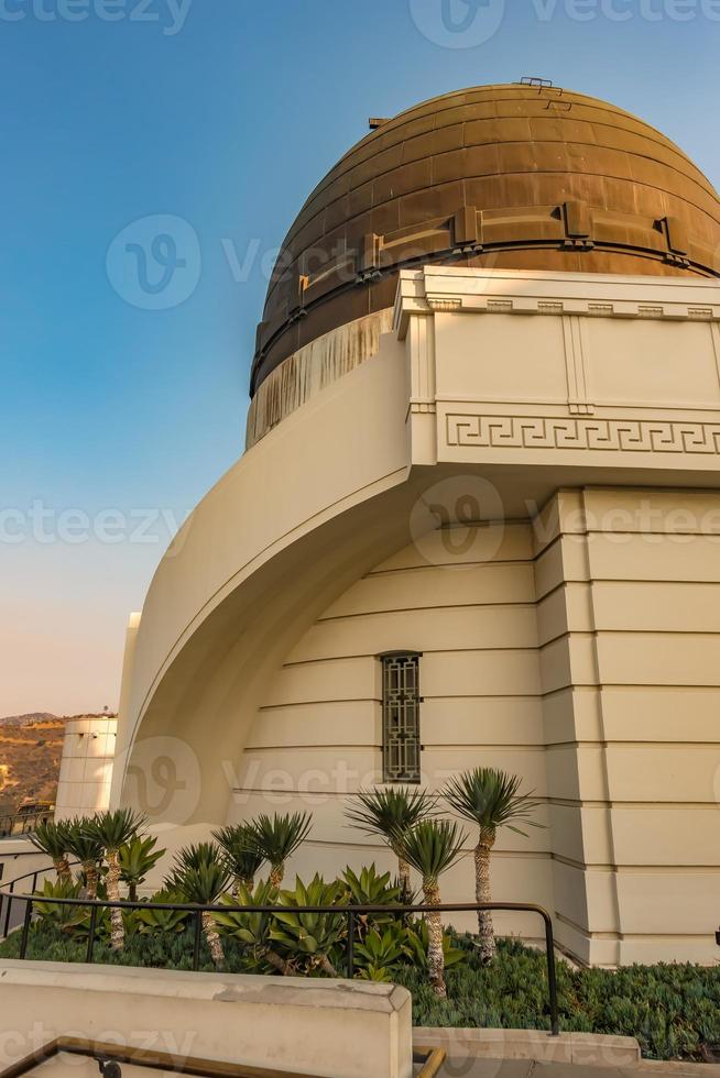 Famoso observatorio Griffith en Los Ángeles, California foto
