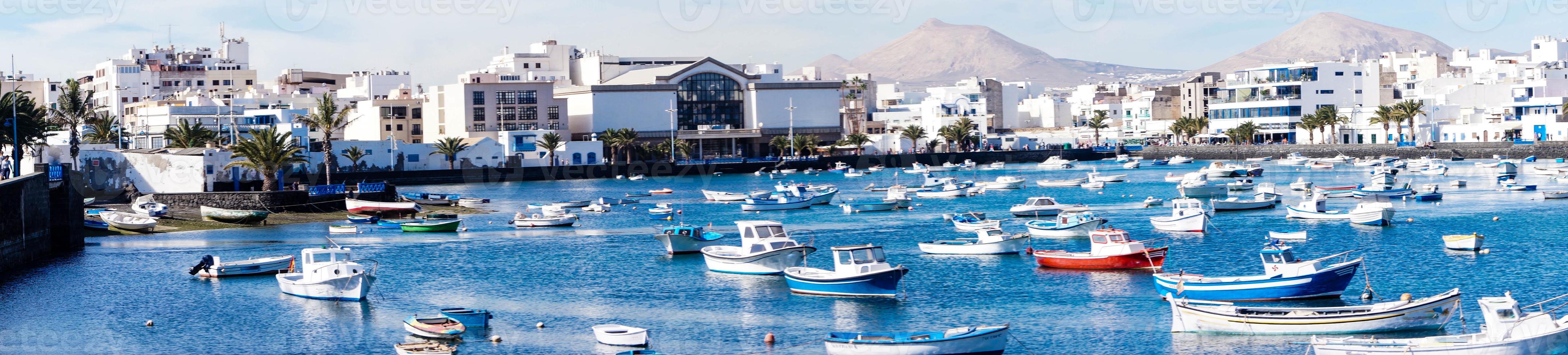 Puerto interior de Arrecife, Lanzarote, España foto