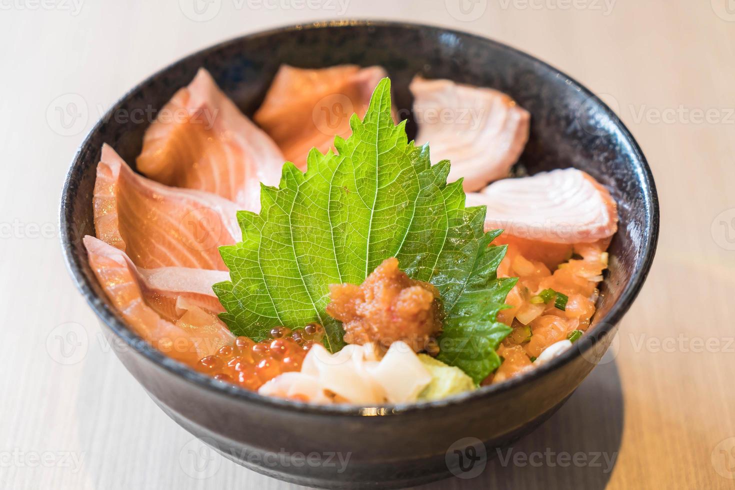 Mixed salmon donburi set - Japanese food photo