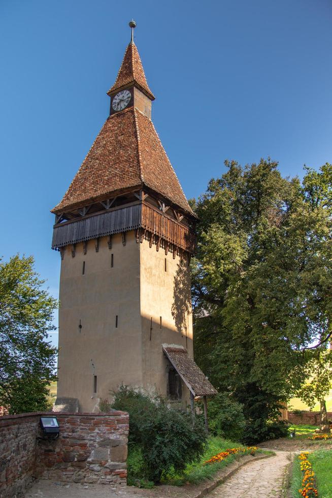 iglesia fortificada en biertan, sibiu, rumania, 2020, una de las torres foto