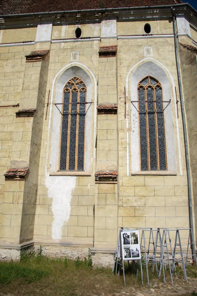 Ventana a la iglesia fortificada en biertan, transilvania, rumania.2020, foto