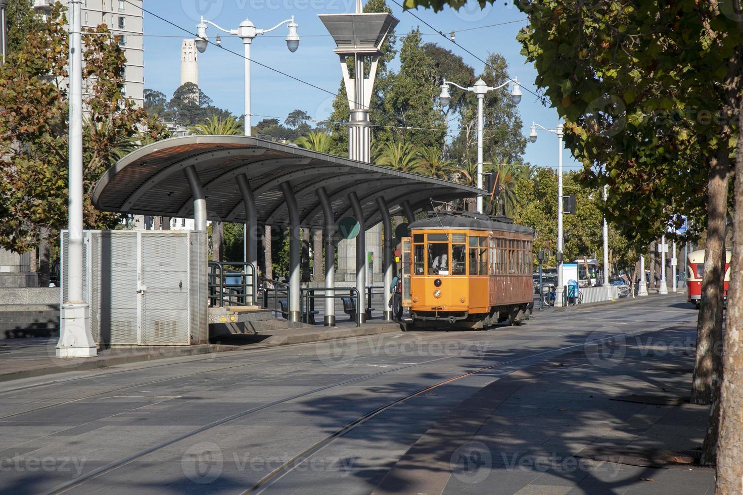 avenida marítima con tranvías en san francisco foto