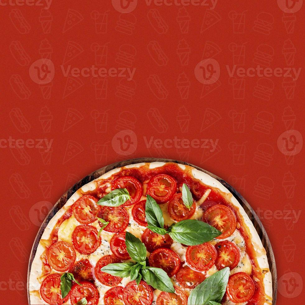 Pizza con topping de tomate issolated sobre fondo de patrón foto