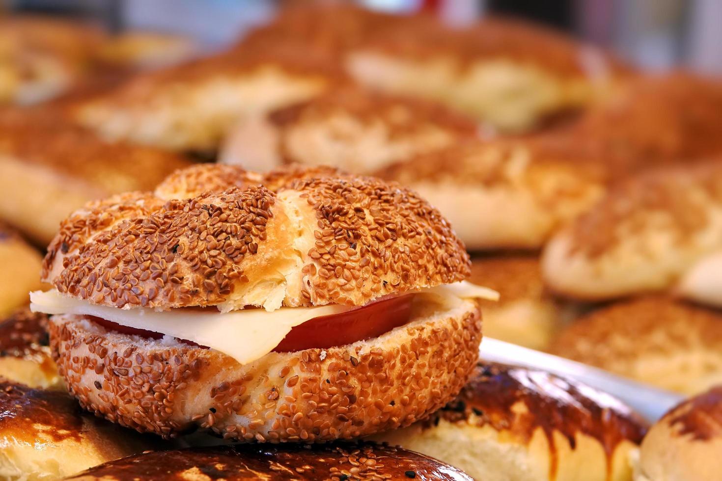 deliciosa comida de repostería salada para el desayuno foto