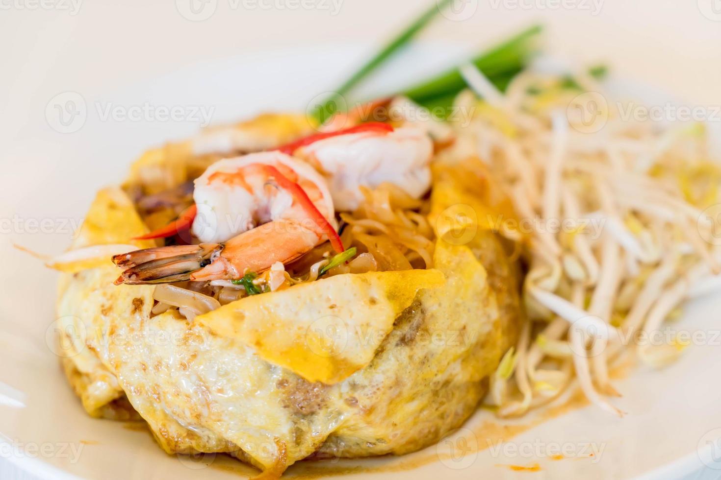 Thai food Pad thai photo