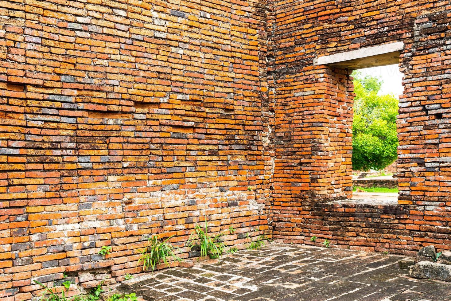 Hermosa arquitectura antigua histórica de ayutthaya en tailandia: mejora el estilo de procesamiento del color foto